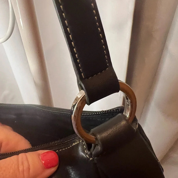 Black Leather Shoulder Bag - Picture 6 of 7